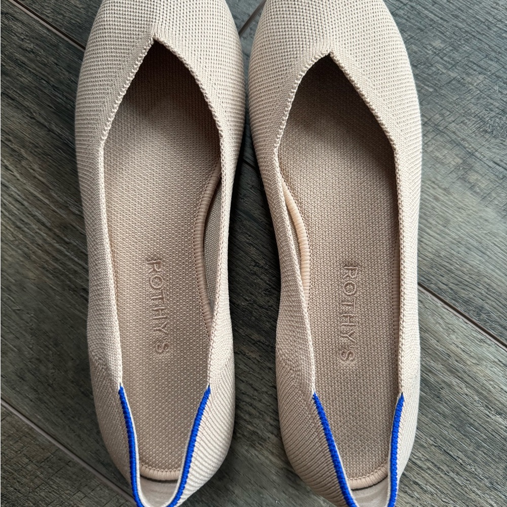 Rothy's Flats color Ecru sz 9
